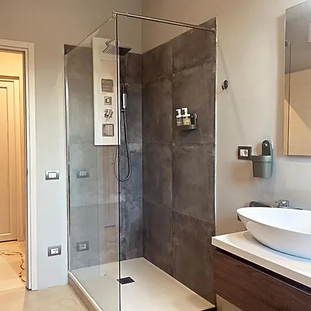 Apartament Charming Chic Design *